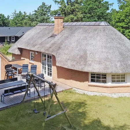 Vakantiehuis Charming Thatched With Kitchen-sj421 *