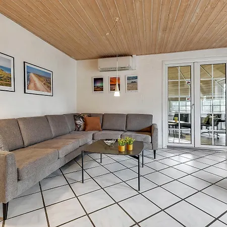 Charming Thatched With Kitchen-sj421 Vakantiehuis *